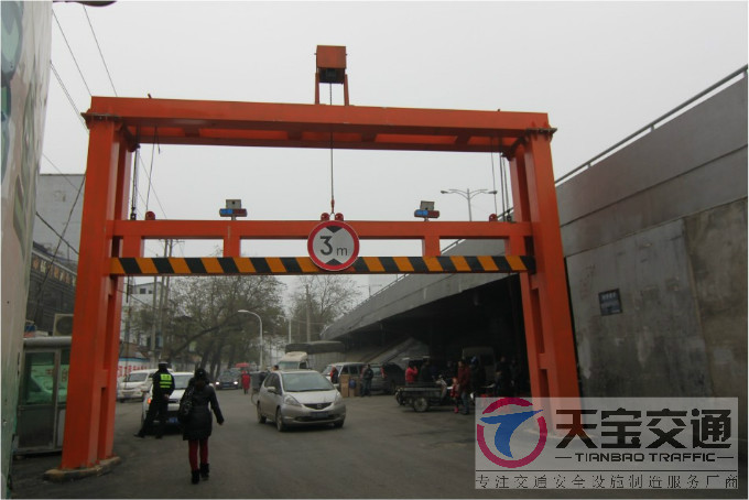 黑龙江公路限高架杆生产厂家|道路限高架标杆加工厂家